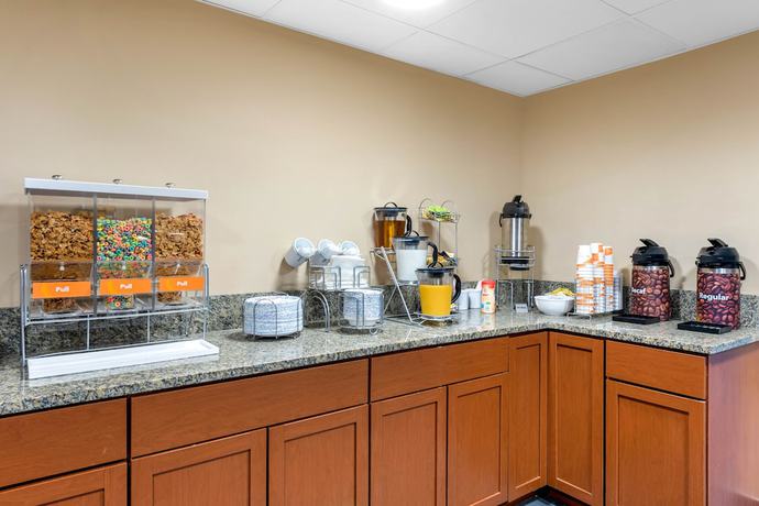 Imagen del bar/restaurante del Hotel Comfort Inn and Suites, Michigan City. Foto 2