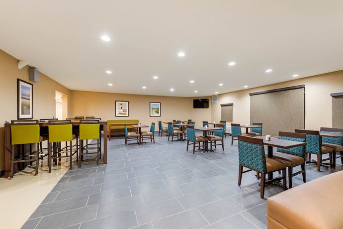 Imagen del bar/restaurante del Hotel Comfort Inn and Suites, Michigan City. Foto 4