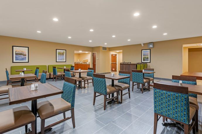 Imagen del bar/restaurante del Hotel Comfort Inn and Suites, Michigan City. Foto 5