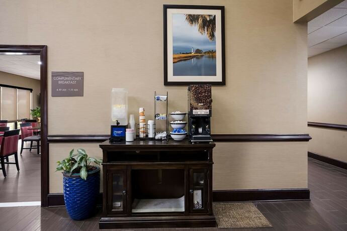 Imagen general del Hotel Comfort Inn and Suites Midway - Tallahassee West. Foto 1