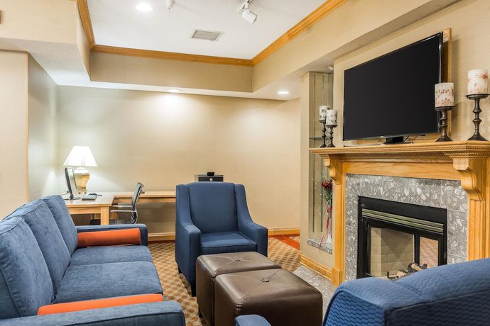Imagen de los interiores del Hotel Comfort Inn and Suites Mishawaka - South Bend. Foto 18