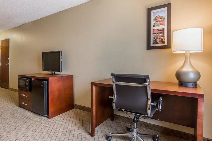Imagen de la habitación del Hotel Comfort Inn and Suites Mishawaka - South Bend. Foto 6