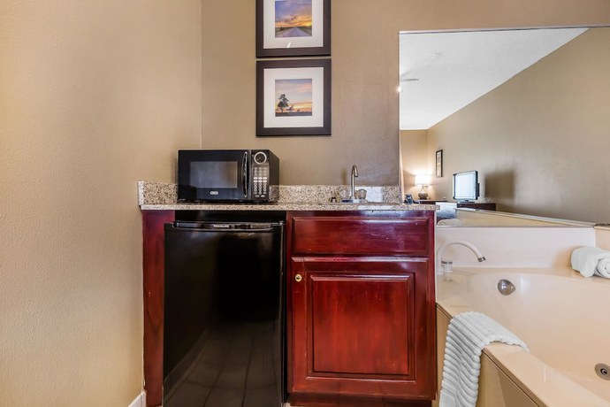 Imagen de la habitación del Hotel Comfort Inn and Suites Mishawaka - South Bend. Foto 10