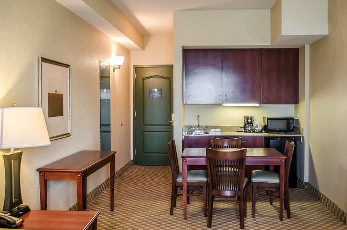 Imagen de la habitación del Hotel Comfort Inn and Suites Mobile Near Eastern Shore Centre. Foto 8