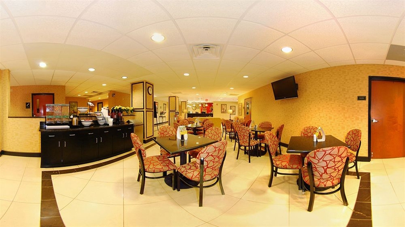 Imagen del bar/restaurante del Hotel Comfort Inn and Suites Montgomery Eastchase. Foto 1