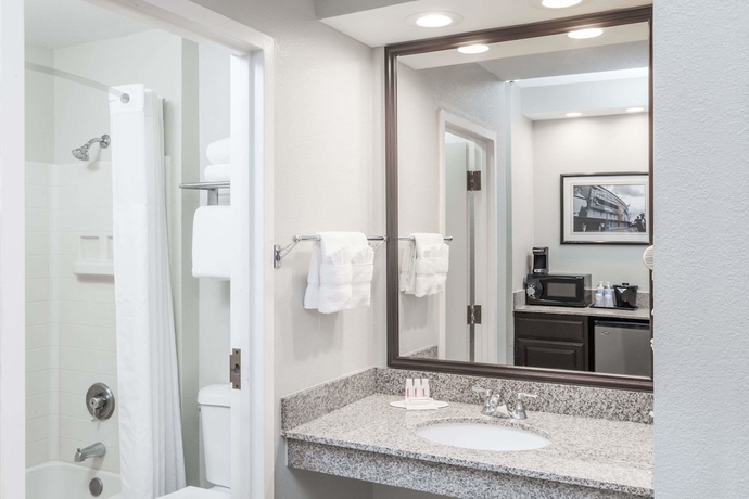 Imagen de la habitación del Hotel Comfort Inn and Suites Mundelein-vernon Hills. Foto 7