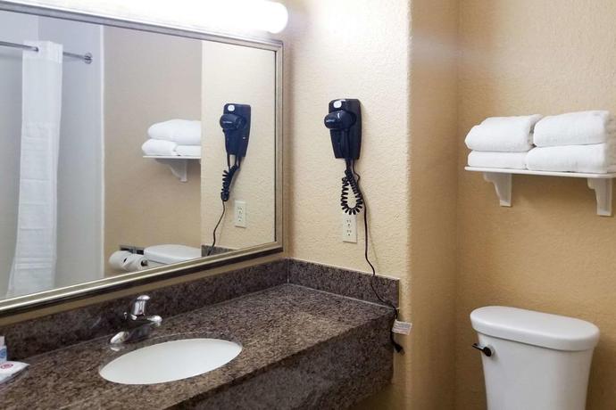 Imagen general del Hotel Comfort Inn and Suites Near Six Flags and Medical Center. Foto 4