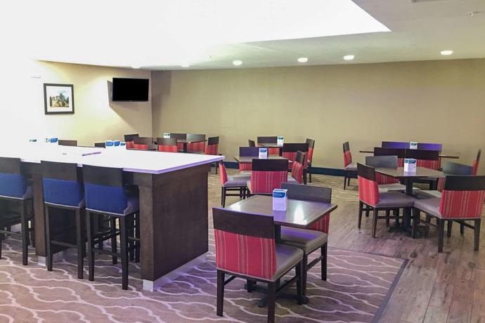 Imagen general del Hotel Comfort Inn and Suites Near Six Flags and Medical Center. Foto 5