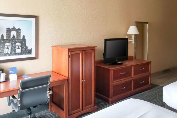 Imagen general del Hotel Comfort Inn and Suites Near Six Flags and Medical Center. Foto 6