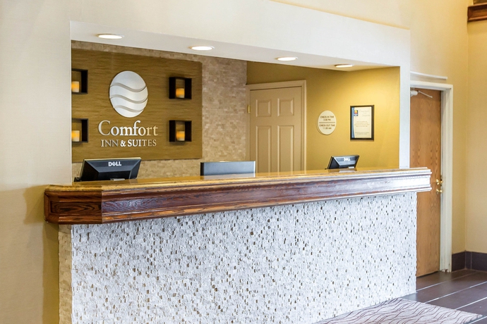 Imagen de los interiores del Hotel Comfort Inn and Suites Near Tinley Park Amphitheater. Foto 12