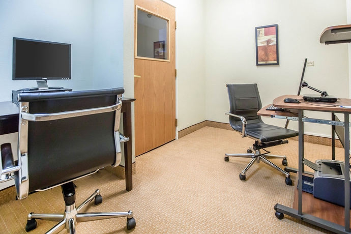 Imagen de los interiores del Hotel Comfort Inn and Suites Near Tinley Park Amphitheater. Foto 14