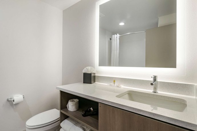 Imagen de la habitación del Hotel Comfort Inn and Suites New Port Richey Downtown District. Foto 3