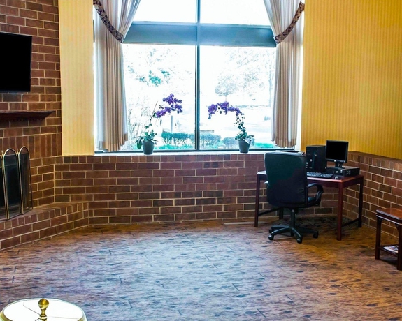 Imagen de los interiores del Hotel Comfort Inn and Suites North At The Pyramids. Foto 16