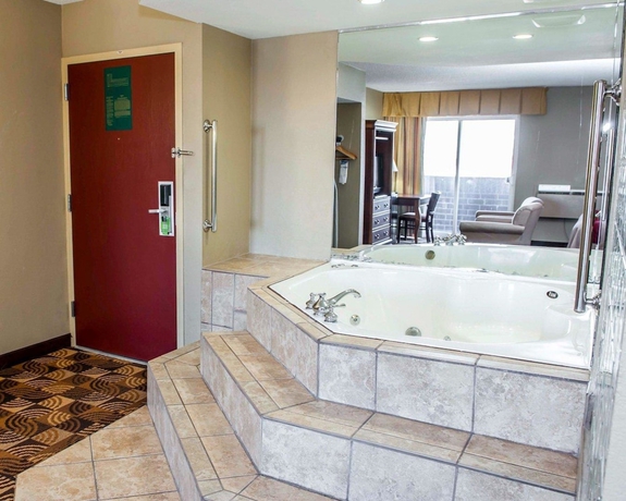 Imagen de la habitación del Hotel Comfort Inn and Suites North At The Pyramids. Foto 12