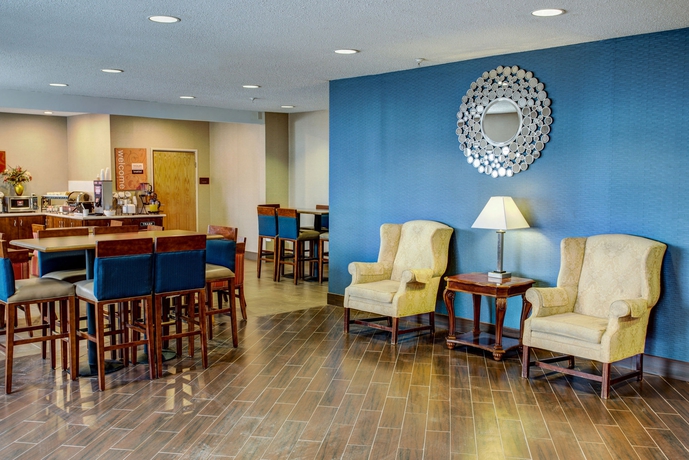 Imagen de los interiores del Hotel Comfort Inn and Suites North Greenfield. Foto 14