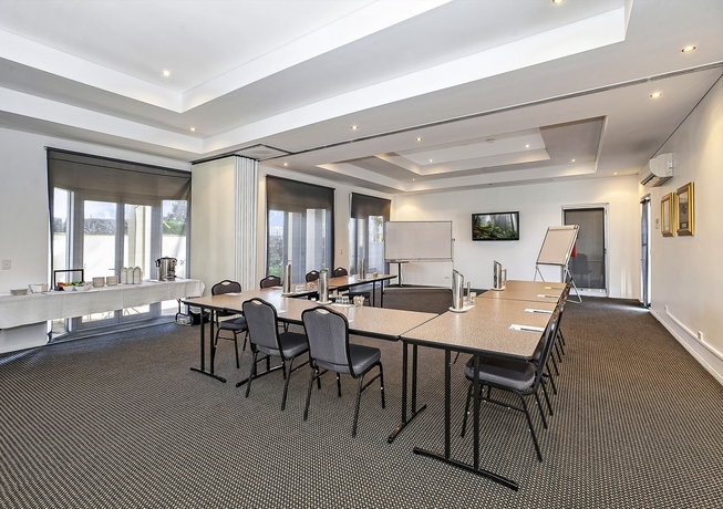 Imagen de los interiores del Hotel Comfort Inn and Suites Northgate Airport. Foto 10