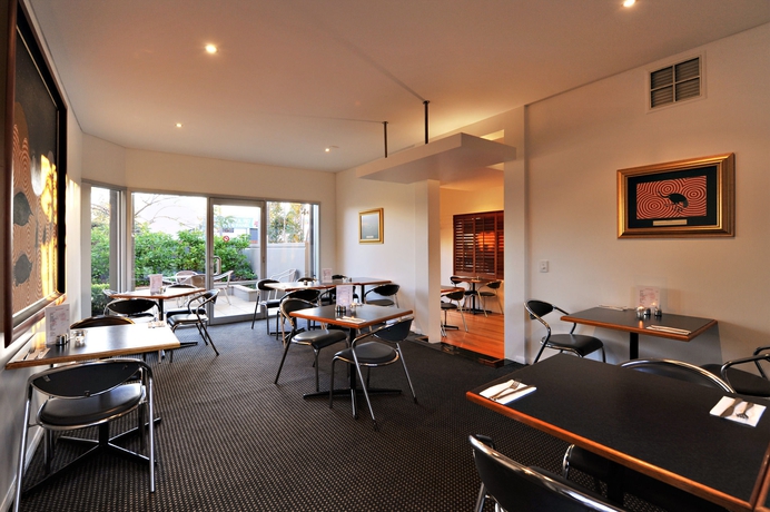 Imagen del bar/restaurante del Hotel Comfort Inn and Suites Northgate Airport. Foto 2