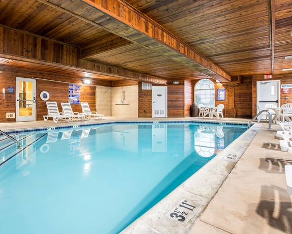 Imagen de la piscina del Hotel Comfort Inn and Suites Of Salinas. Foto 15