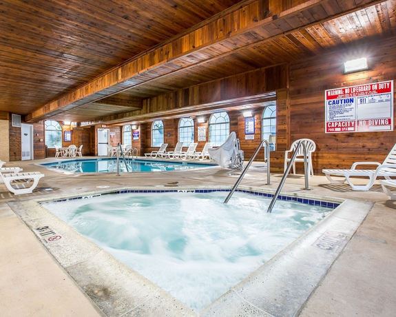 Imagen de la piscina del Hotel Comfort Inn and Suites Of Salinas. Foto 16
