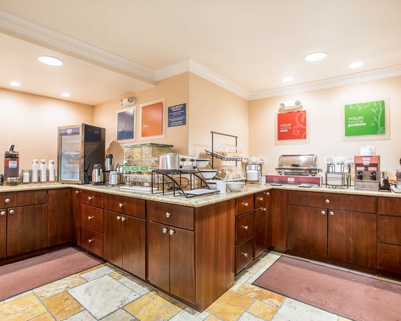 Imagen del bar/restaurante del Hotel Comfort Inn and Suites Of Salinas. Foto 5