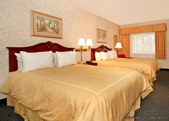Imagen general del Hotel Comfort Inn and Suites Orange County John Wayne Airport. Foto 4