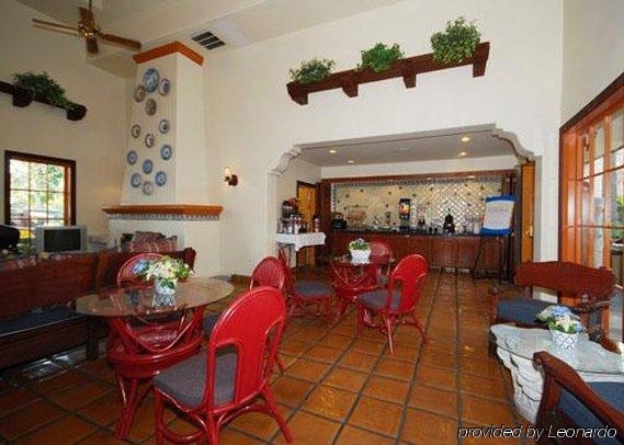 Imagen general del Hotel Comfort Inn and Suites Orange County John Wayne Airport. Foto 8