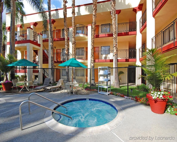 Imagen general del Hotel Comfort Inn and Suites Orange County John Wayne Airport. Foto 12