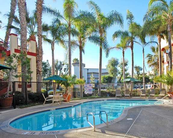 Imagen general del Hotel Comfort Inn and Suites Orange County John Wayne Airport. Foto 14