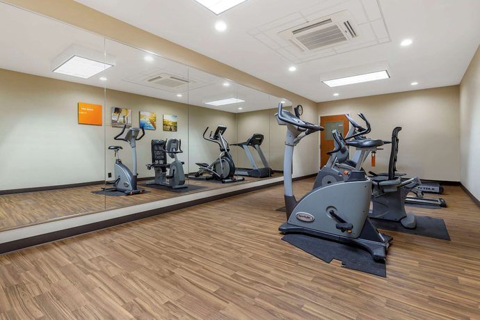 Imagen de los interiores del Hotel Comfort Inn and Suites, Orangeburg. Foto 17