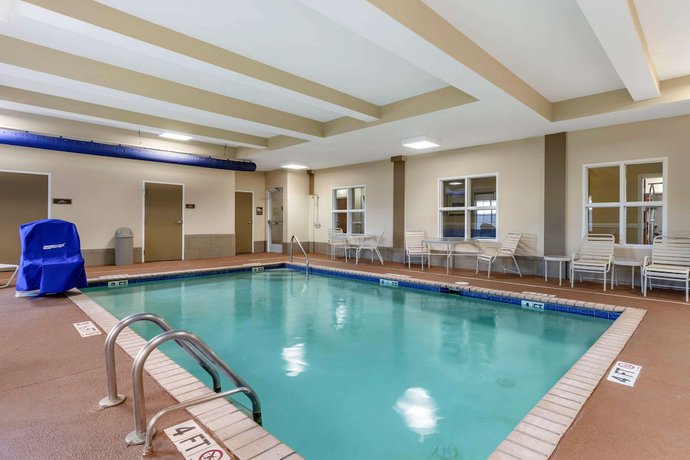 Imagen de la piscina del Hotel Comfort Inn and Suites, Orangeburg. Foto 20