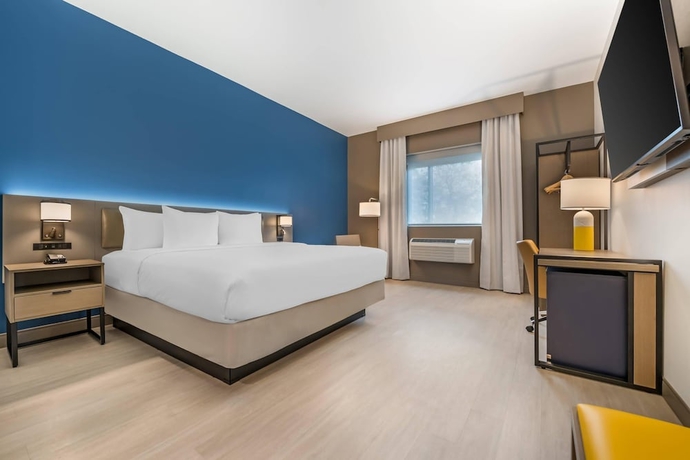 Imagen de la habitación del Hotel Comfort Inn and Suites Orlando Sanford Airport. Foto 12