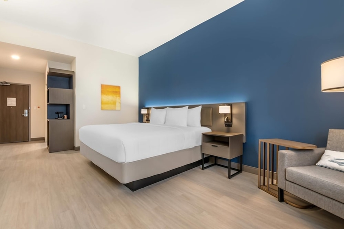 Imagen de la habitación del Hotel Comfort Inn and Suites Orlando Sanford Airport. Foto 13