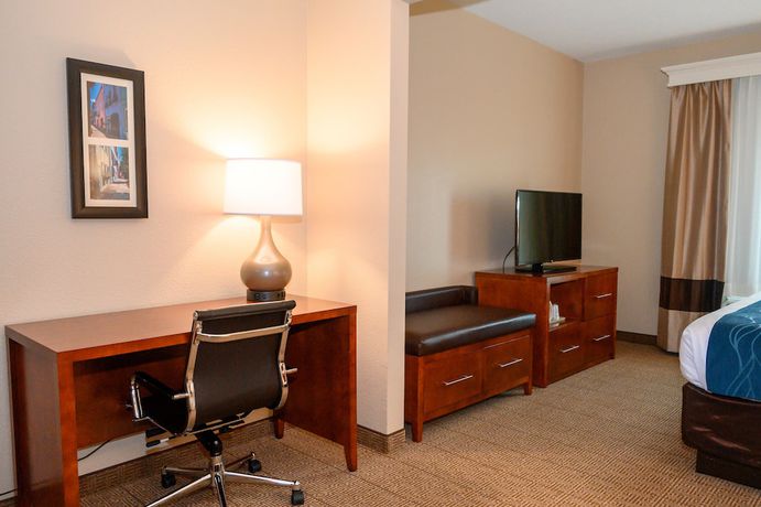 Imagen de la habitación del Hotel Comfort Inn and Suites Patriots Point. Foto 10