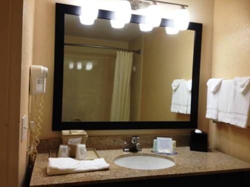Imagen de la habitación del Hotel Comfort Inn and Suites Peachtree Corners. Foto 10