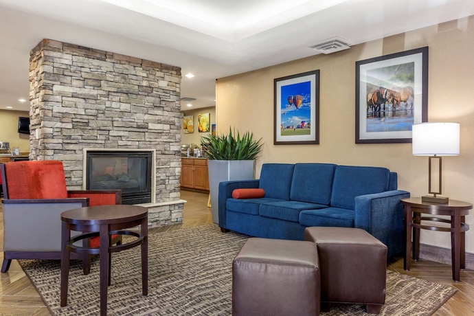 Imagen de los interiores del Hotel Comfort Inn and Suites Phoenix North / Deer Valley. Foto 19
