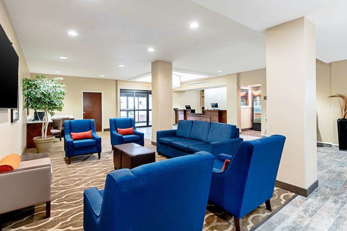 Imagen de los interiores del Hotel Comfort Inn and Suites Pine Bluff. Foto 18