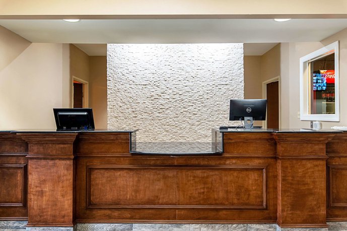 Imagen de los interiores del Hotel Comfort Inn and Suites Pine Bluff. Foto 19
