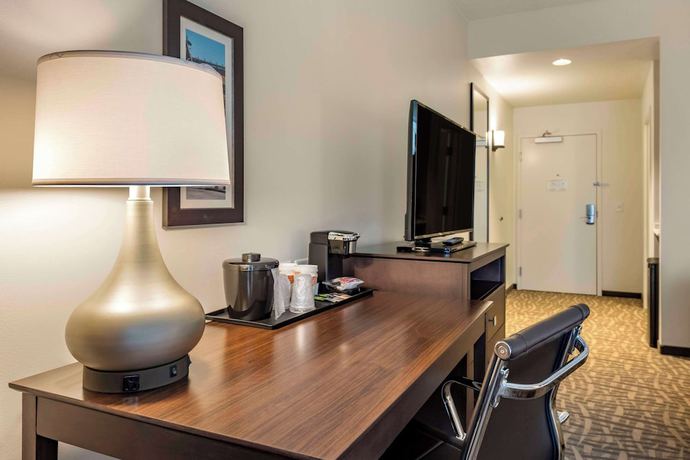 Imagen de la habitación del Hotel Comfort Inn and Suites Pittsburgh-Northshore. Foto 3