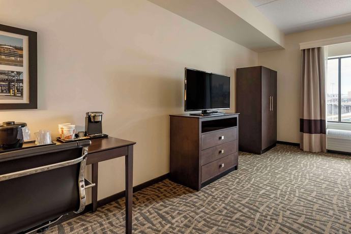 Imagen de la habitación del Hotel Comfort Inn and Suites Pittsburgh-Northshore. Foto 14