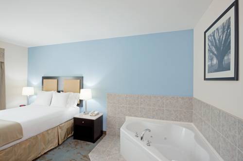 Imagen de la habitación del Hotel Comfort Inn and Suites Plainville-Foxboro. Foto 6