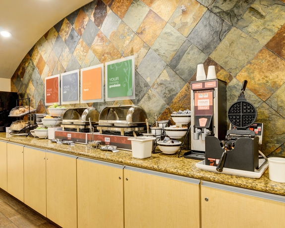 Imagen del bar/restaurante del Hotel Comfort Inn and Suites Presidential. Foto 4