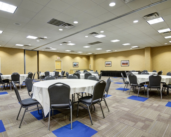 Imagen de los interiores del Hotel Comfort Inn and Suites Presidential. Foto 8