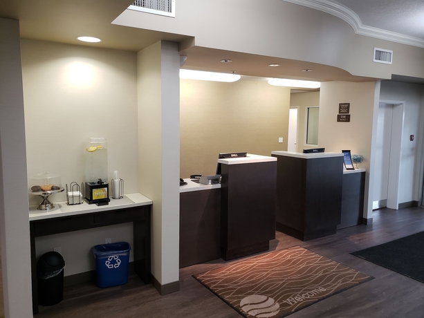 Imagen de los interiores del Hotel Comfort Inn and Suites Red Deer. Foto 13
