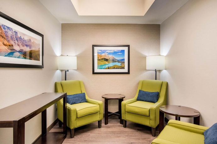 Imagen de los interiores del Hotel Comfort Inn and Suites Red Deer. Foto 16