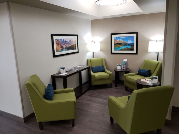 Imagen de los interiores del Hotel Comfort Inn and Suites Red Deer. Foto 19