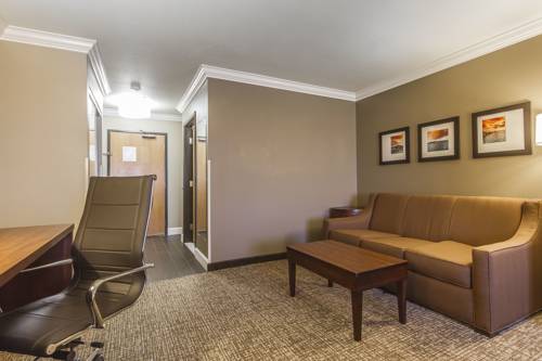 Imagen de la habitación del Hotel Comfort Inn and Suites Redwood Country. Foto 12