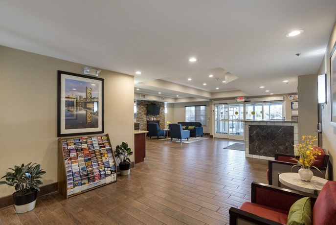 Imagen de los interiores del Hotel Comfort Inn and Suites Sacramento - University Area. Foto 14