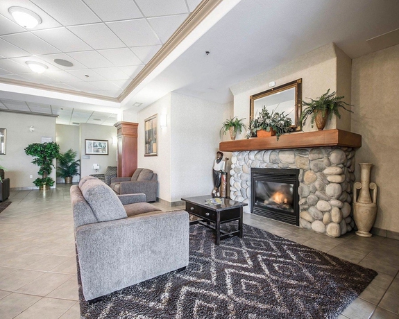 Imagen de los interiores del Hotel Comfort Inn and Suites, Salmon Arm. Foto 17