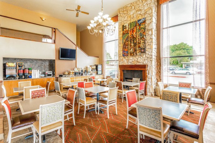 Imagen del bar/restaurante del Hotel Comfort Inn and Suites Salt Lake City I-80 I-15 Downtown. Foto 2