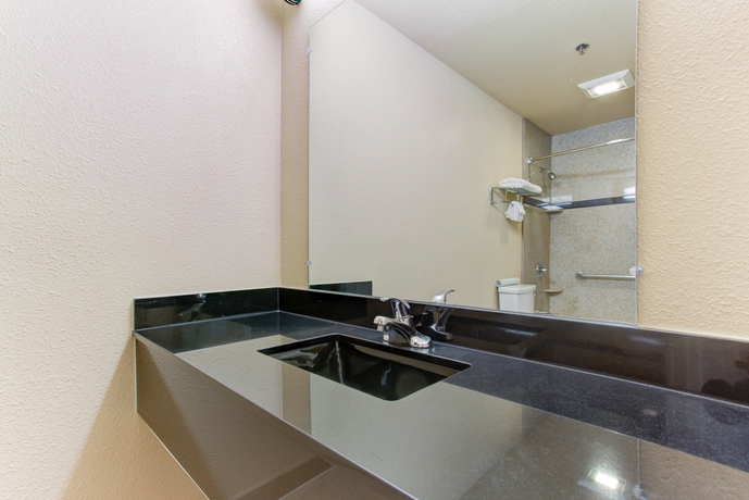 Imagen de la habitación del Hotel Comfort Inn and Suites San Francisco Airport North. Foto 7